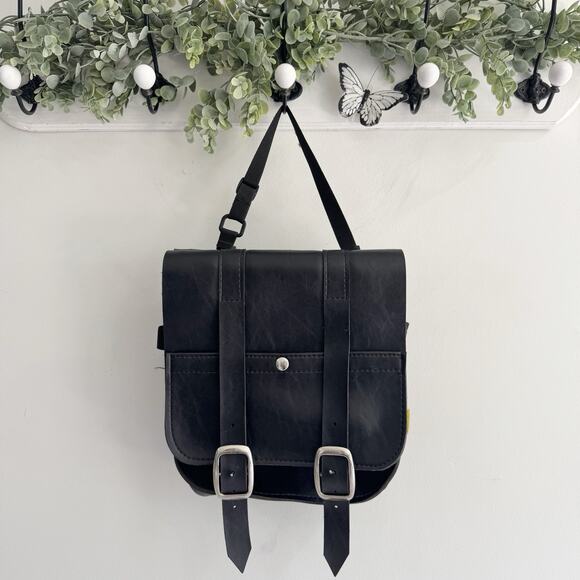 Willie and Max Black Leather Saddlebag Motorcycle CP - Picture 1 of 6